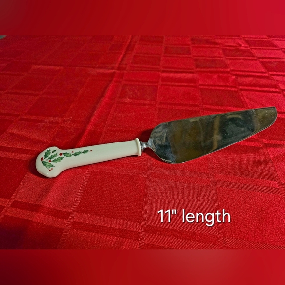 Lenox Holiday Holly & Berry - Pie/Cake Server - Picture 1 of 2